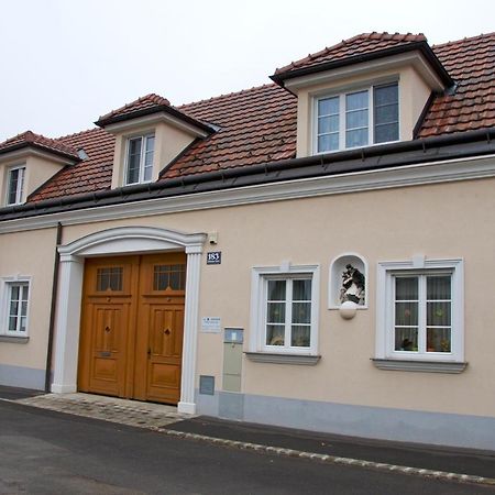 Privatzimmer Familie Schwarz เวียนนา ภายนอก รูปภาพ