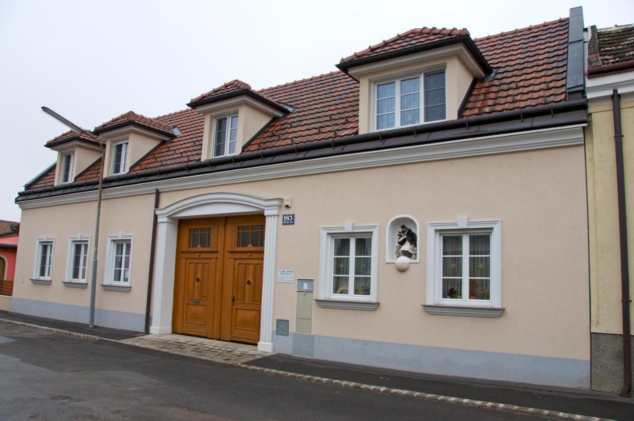 Privatzimmer Familie Schwarz เวียนนา ภายนอก รูปภาพ