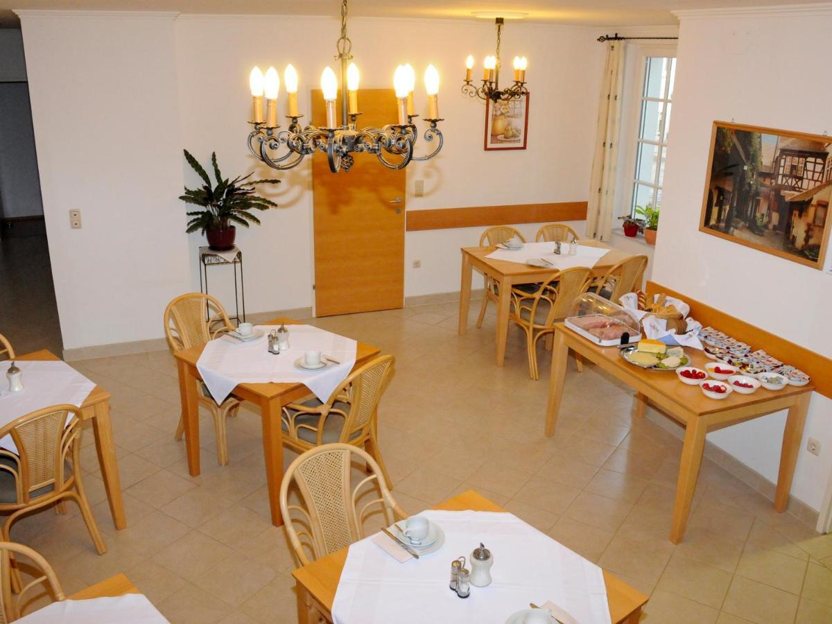 Privatzimmer Familie Schwarz เวียนนา ภายนอก รูปภาพ