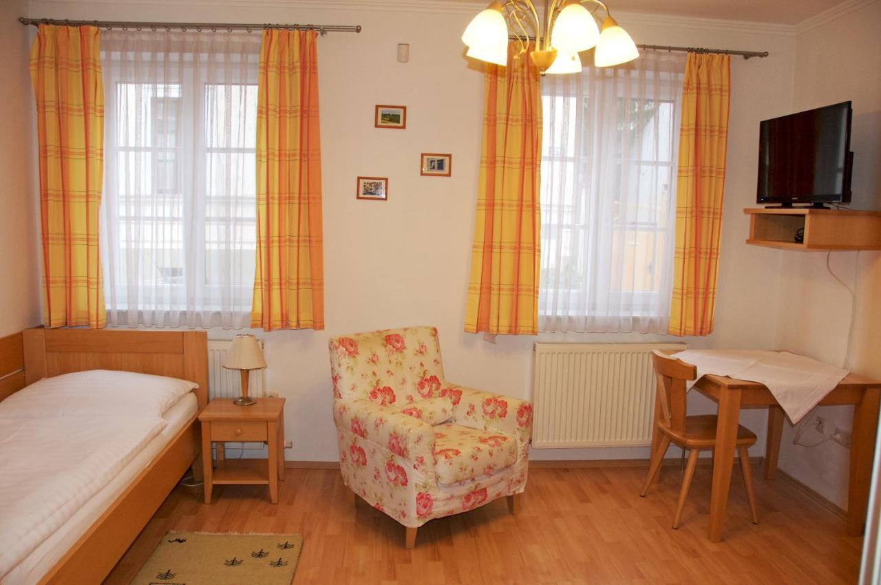 Privatzimmer Familie Schwarz เวียนนา ห้อง รูปภาพ