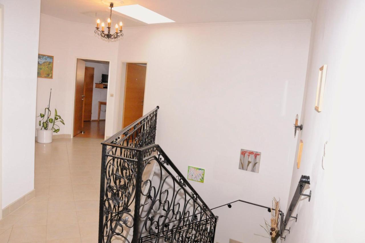 Privatzimmer Familie Schwarz เวียนนา ภายนอก รูปภาพ
