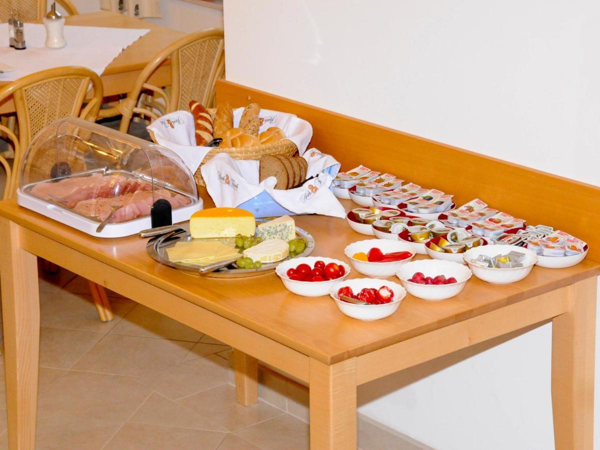 Privatzimmer Familie Schwarz เวียนนา ภายนอก รูปภาพ